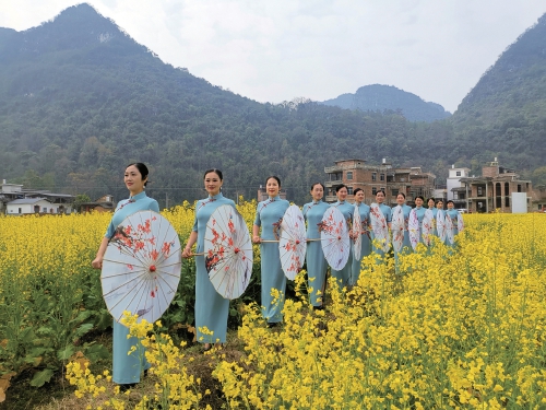 湖南宁远县：油菜花开春意浓